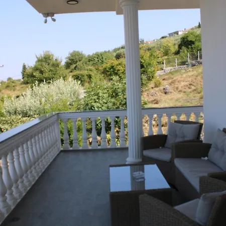 Holiday home Homebythelake-shiroke Shiroka