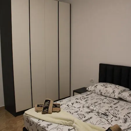Homebythelake-shiroke Vakantiehuis Široka