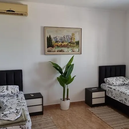 Homebythelake-shiroke Vakantiehuis *
