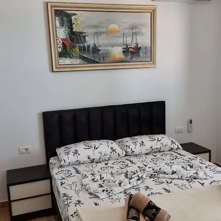 Homebythelake-shiroke * Široka