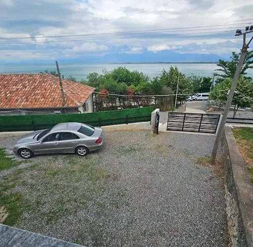 Homebythelake-shiroke Hébergement de vacances *