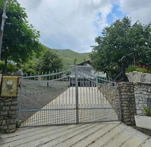 Homebythelake-shiroke Široka