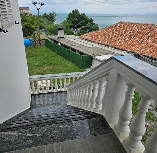 Homebythelake-shiroke