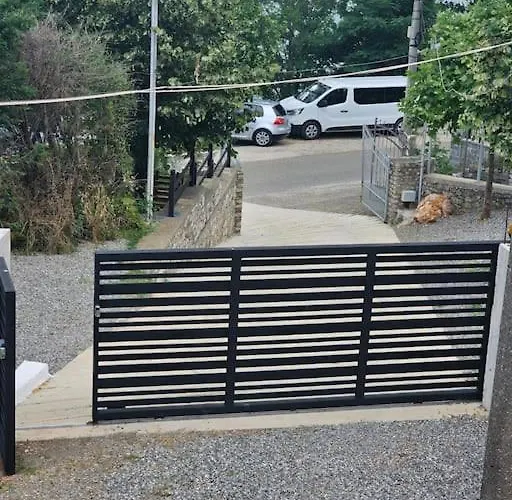 度假居 Homebythelake-shiroke *