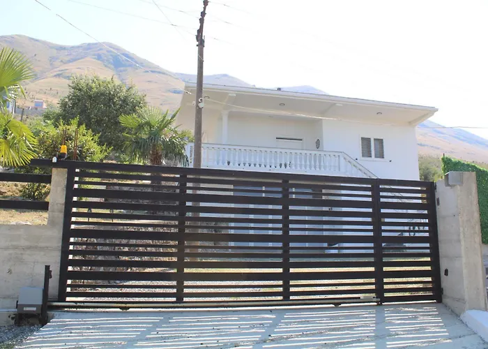 Homebythelake-shiroke Široka