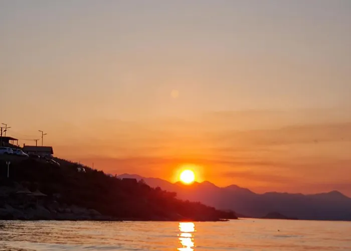 Homebythelake-shiroke 度假居 Široka