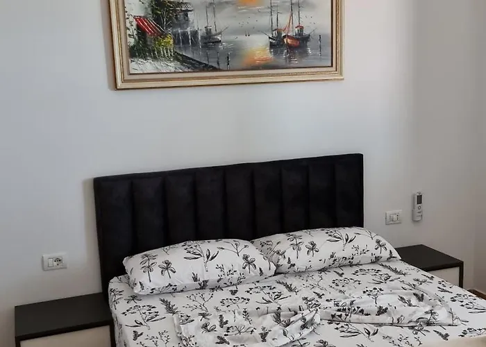 Homebythelake-shiroke * Široka